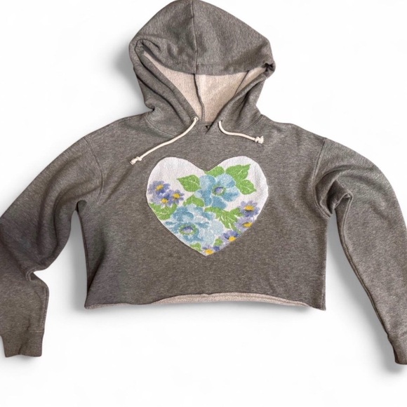 Reworked Gray Cropped Hoodie with Vintage Floral Heart terry cloth Design - Picture 1 of 5